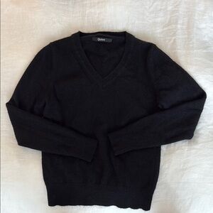 Quince Elegant Black V-Neck Pullover